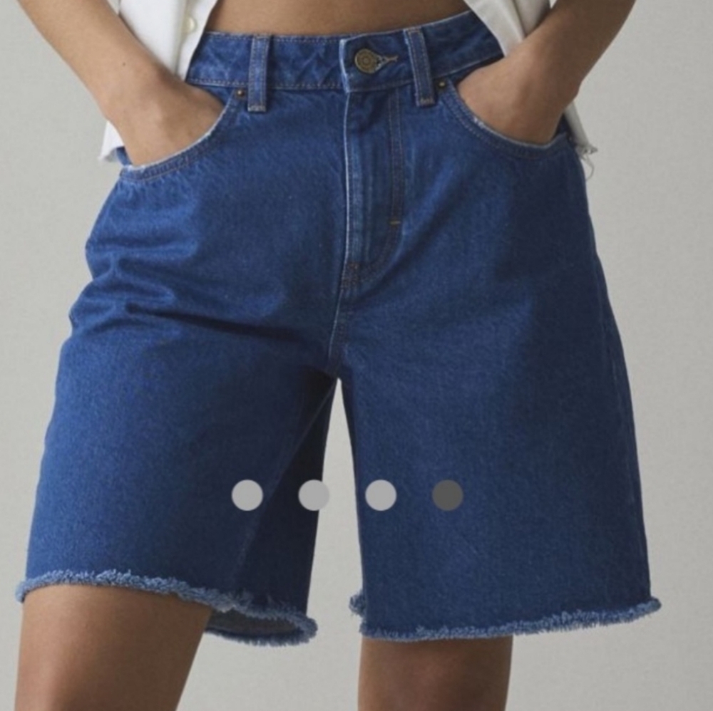 BDG Urban Outfitters Brand New Tori Mid Rise Demin Cutoff Jorts